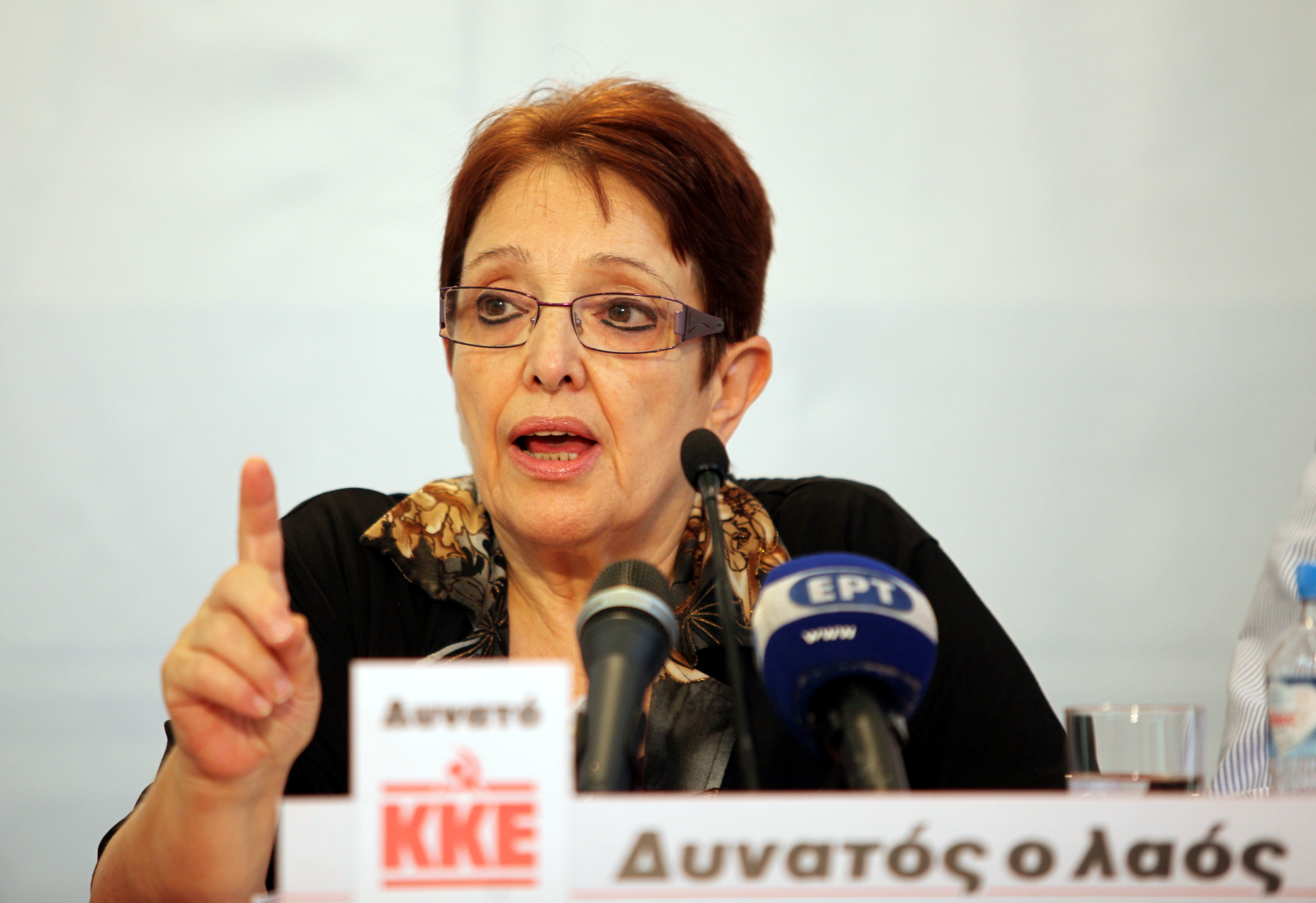 Παπαρήγα: “Ο λαός είναι καταδικασμένος στον πάτο για πολλές δεκαετίες”