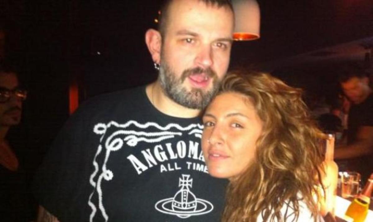 Ε. Παπαρίζου: Βραδινή έξοδος με φίλους στο Γκάζι! Φωτογραφίες