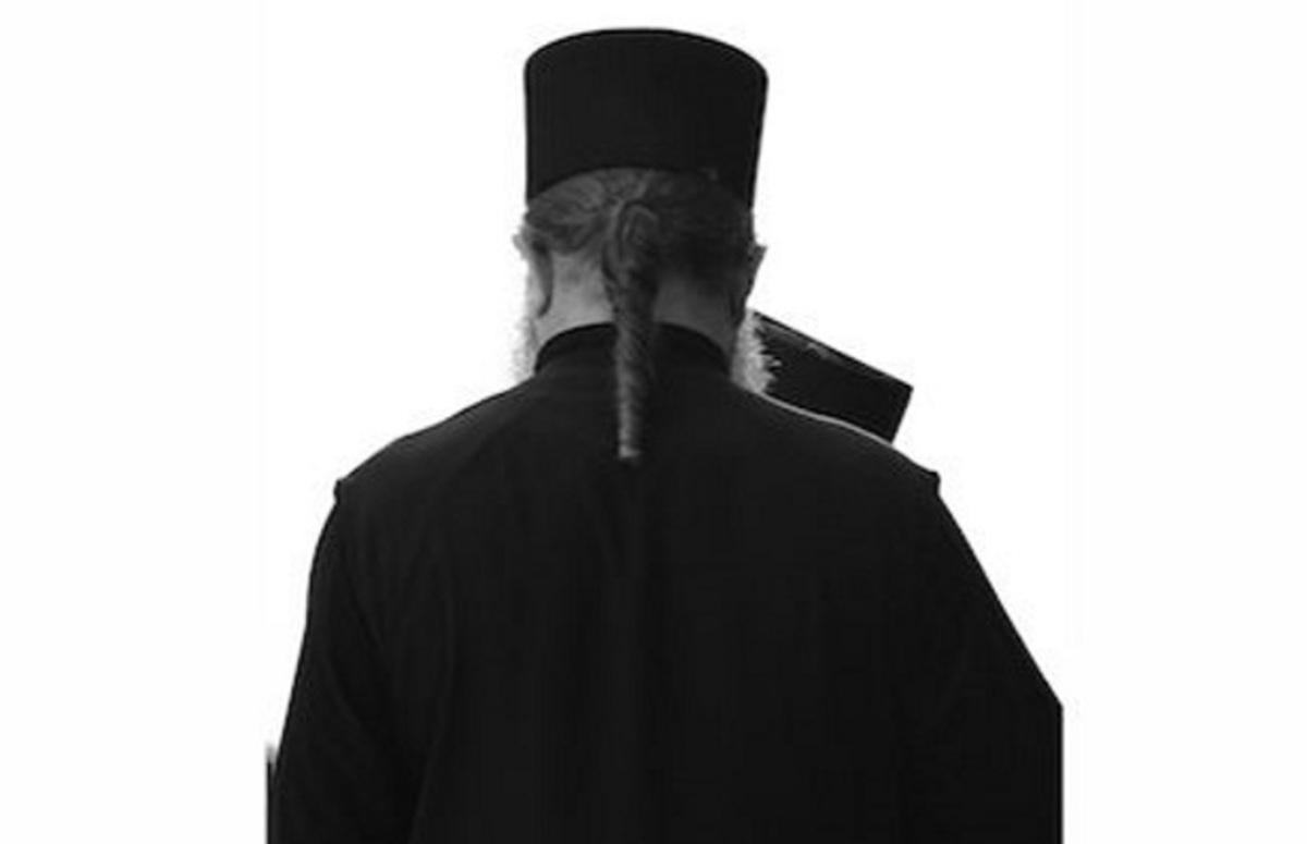 «Παραλίγο να γίνω ιερέας. Με φαντάζεσαι; Σαν τον… Ζαλμά»!