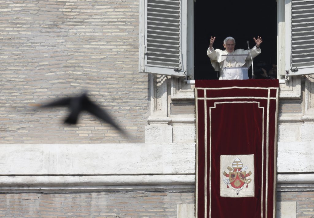 Επίσπευση της εκλογής νέου Πάπα προωθεί ο Βενέδικτος