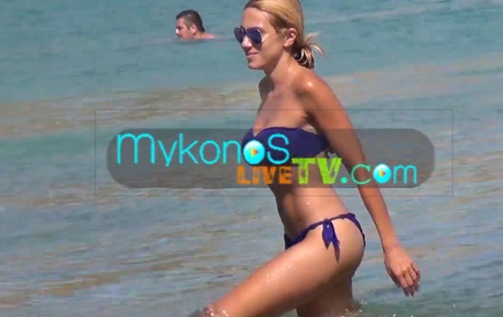 Φωτιές άναψε στη Μύκονο η Έλενα Παπαβασιλείου!