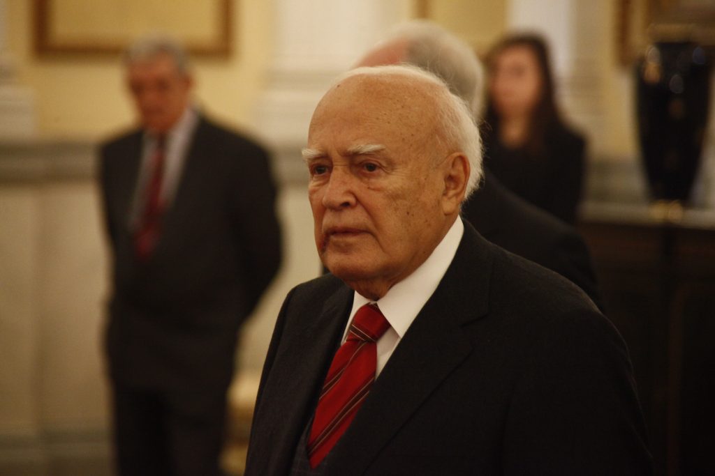 Επίσημη επίσκεψη στη Ν. Κορέα πραγματοποιεί ο Κάρολος Παπούλιας