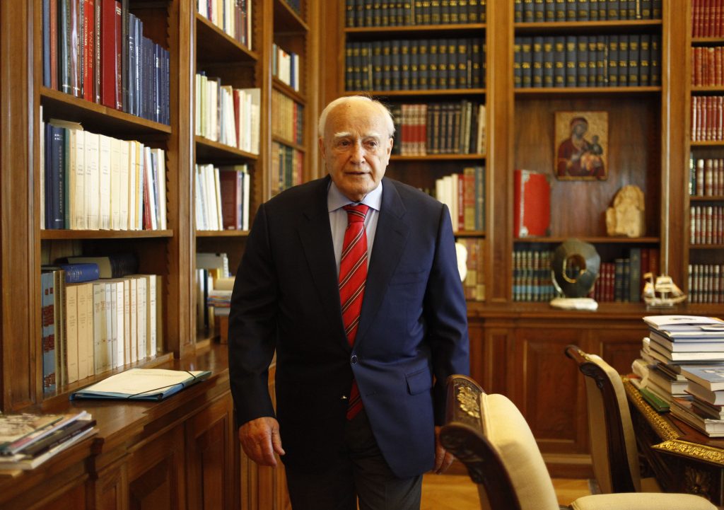 Στη Σλοβακία ο Παπούλιας – “Σεβόμαστε τις θυσίες των Ελλήνων”