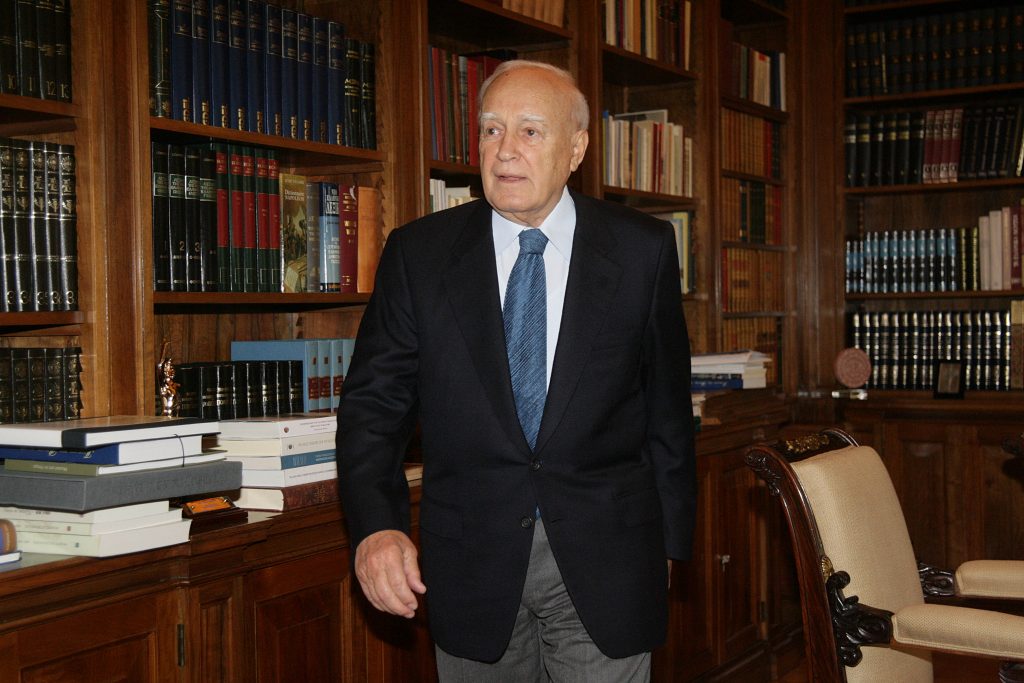 Παρέμβαση Παπούλια: Να μείνει ελληνική η Εθνική Τράπεζα