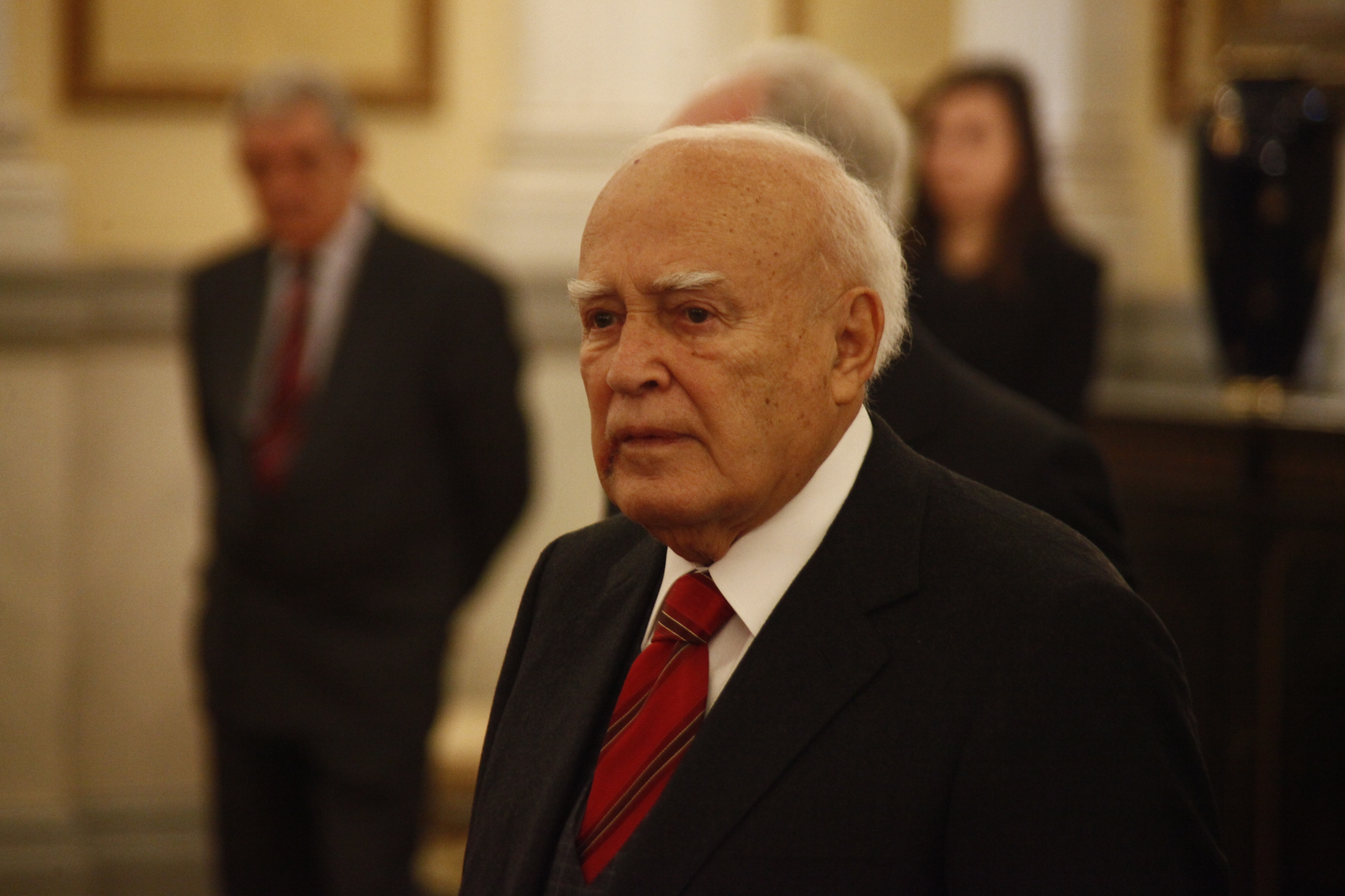 Απανωτά ραντεβού του Παπούλια με Σαμαρά και Τσίπρα