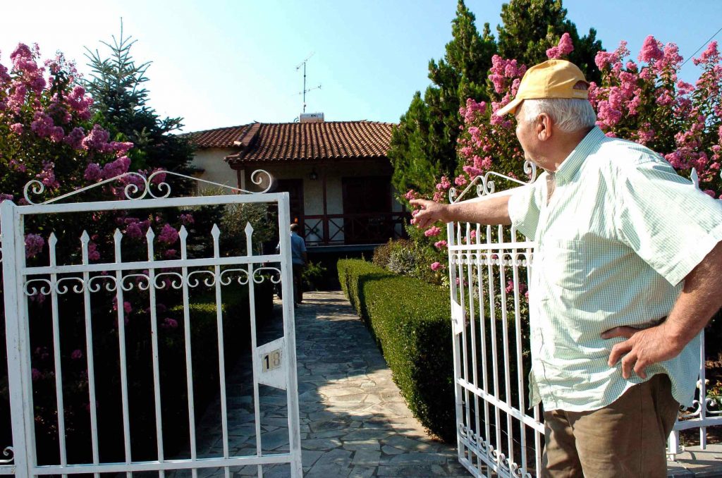 Θεσσαλονίκη: Μπήκαν στο σπίτι, έδεσαν τον ιδιοκτήτη και το “άδεισαν”
