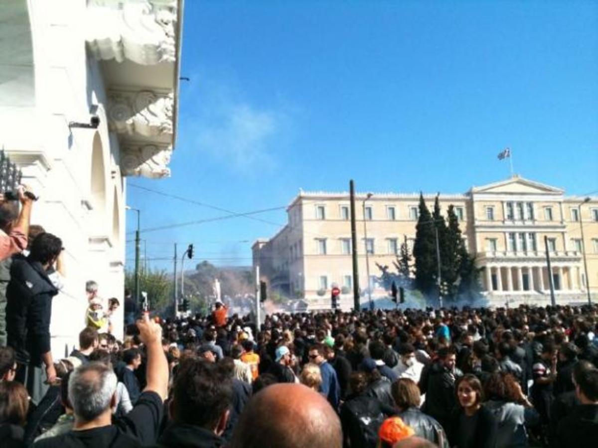 Επώνυμοι στην πορεία- Παπουτσάκη: “Δεν θα μας φοβίσετε”