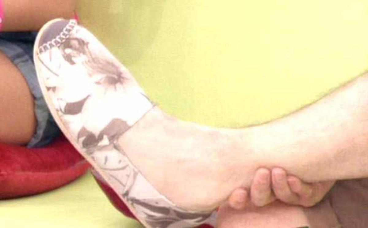 Ποιος παρουσιαστής φόρεσε αυτά τα παπούτσια;