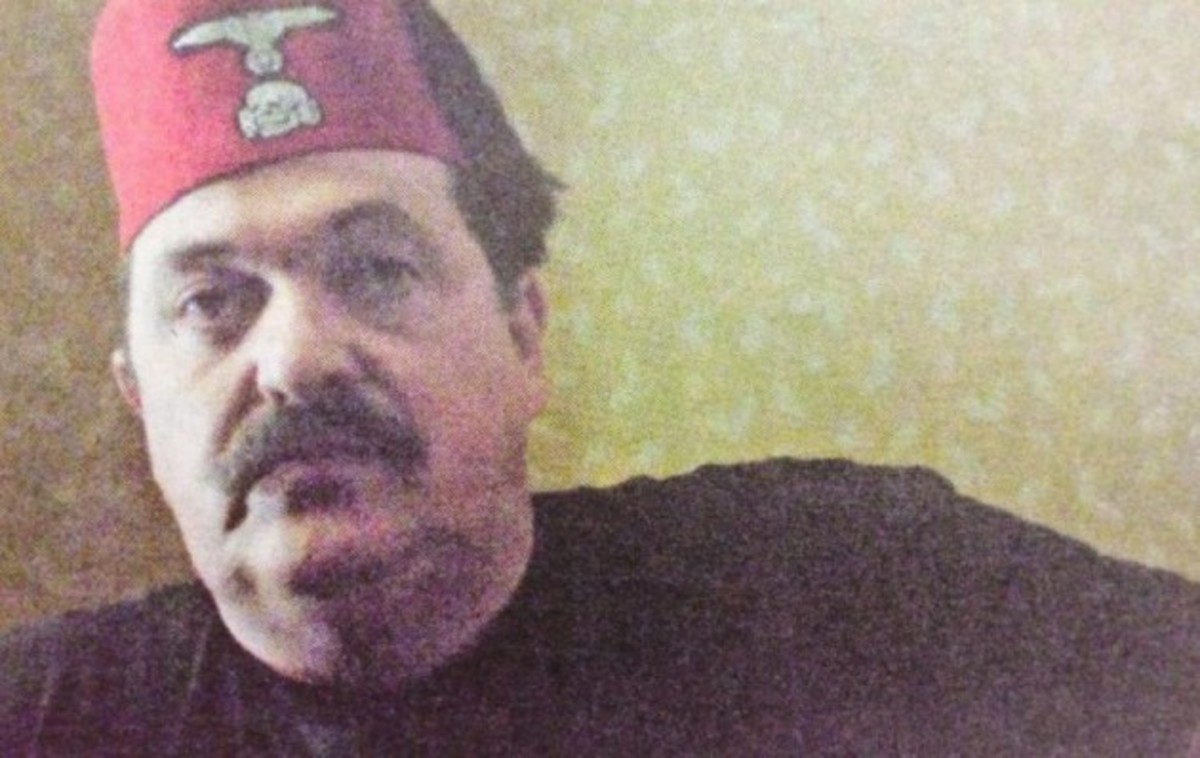 Η ανατριχιαστική ιστορία πίσω από το φέσι του Παππά