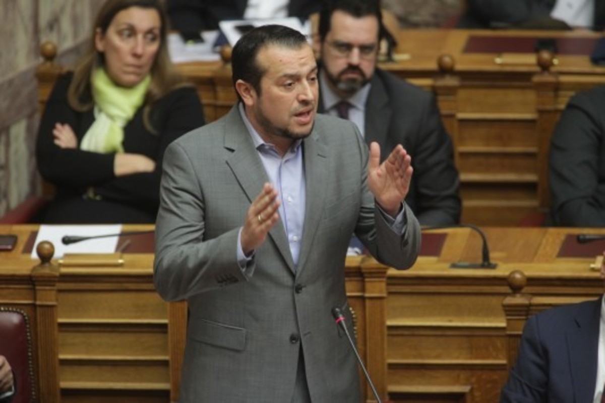 Διευκρινήσεις Παππά για τις τηλεοπτικές άδειες – “Η ΝΔ έχει πολύ κακή σχέση με την αλήθεια”