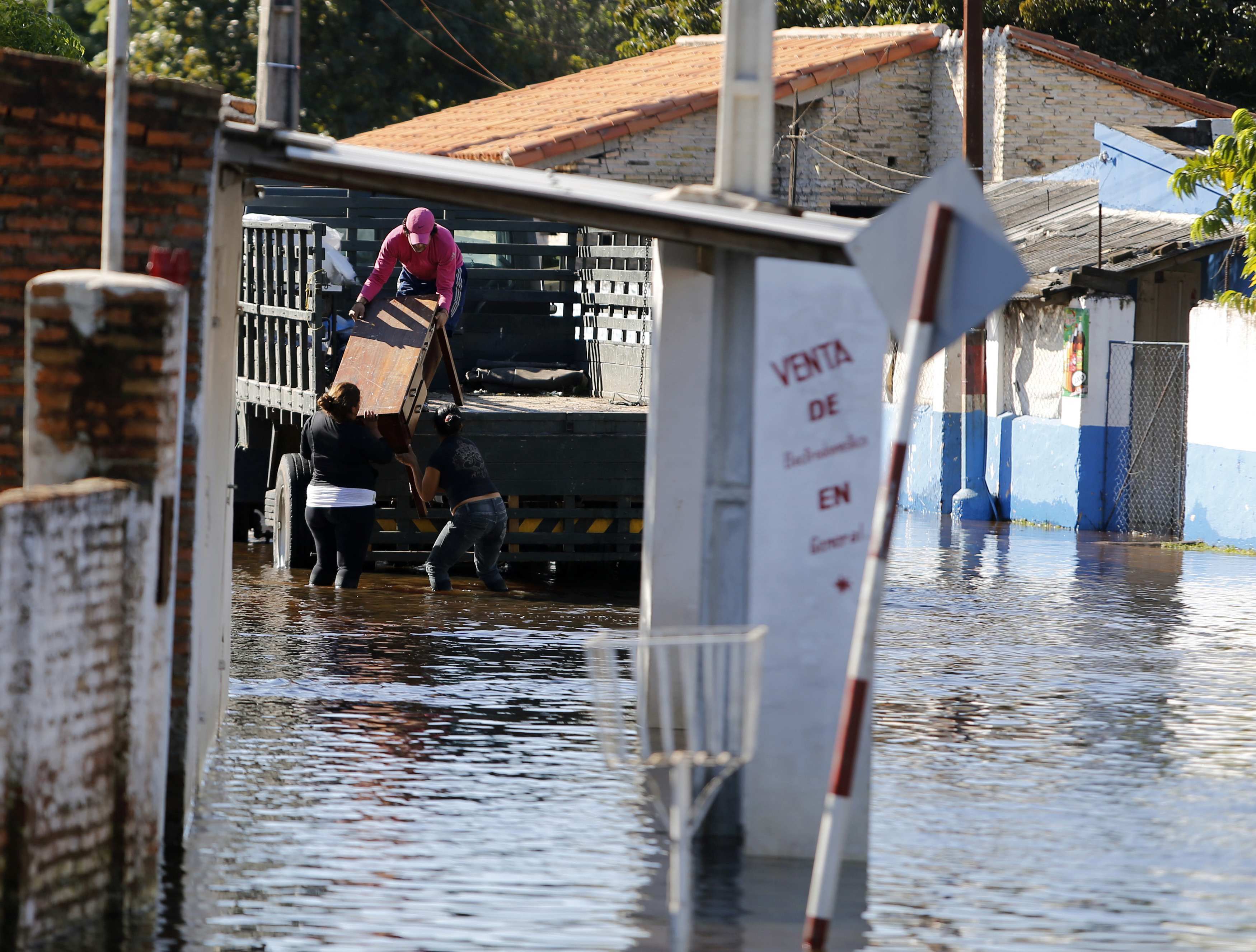 Απίστευτες καταστροφές σε Βραζιλία, Αργεντινή και Παραγουάη από τις πλημμύρες