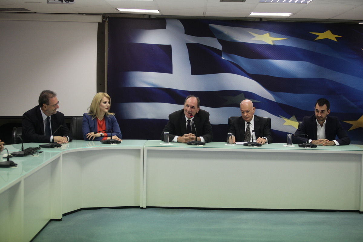 Τα σπαστά ελληνικά και οι δεσμεύσεις του νέου υπουργού Οικονομίας