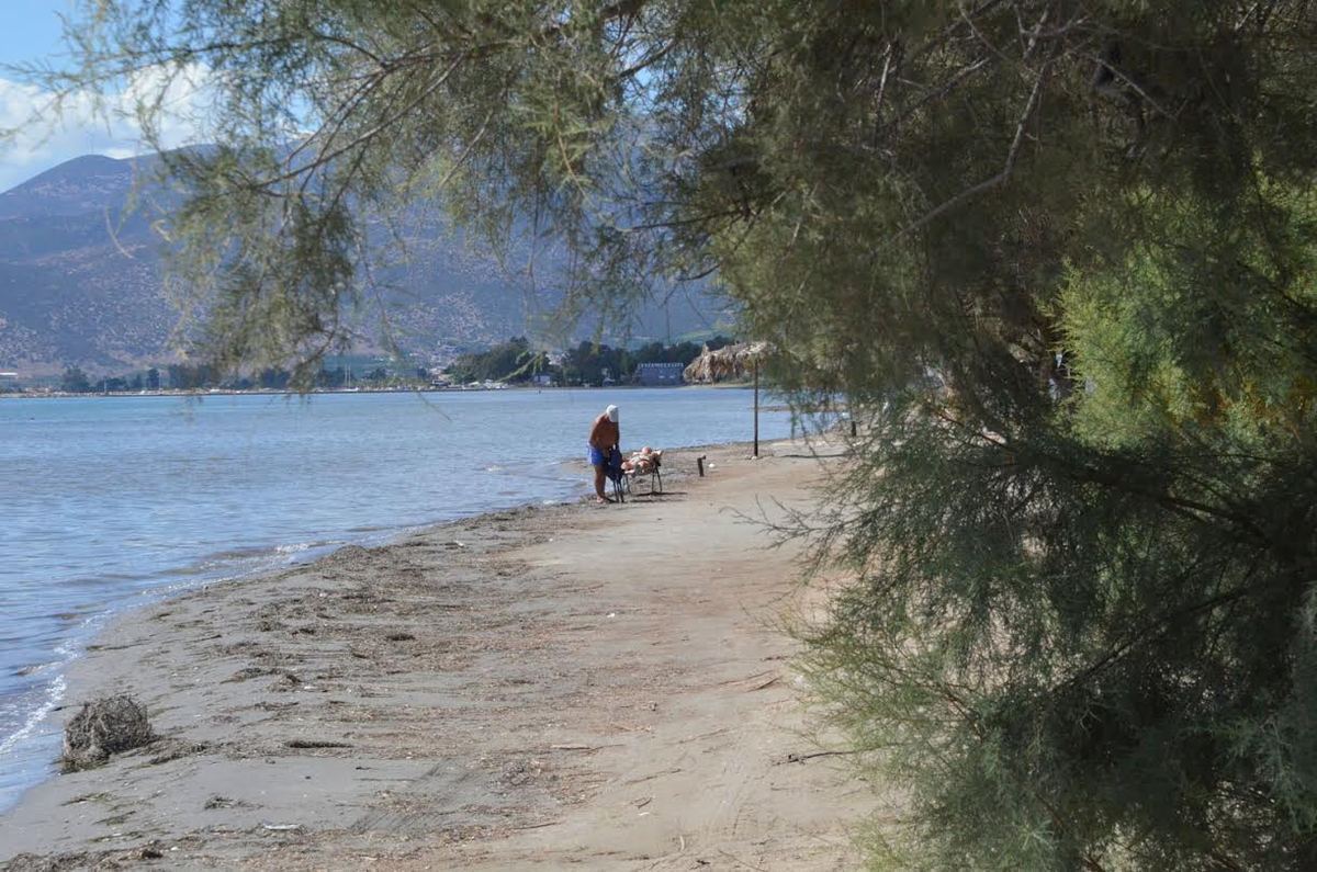 Η Περιφέρεια Αττικής δημιουργεί δύο παραλίες για άτομα με κάθε είδους αναπηρία