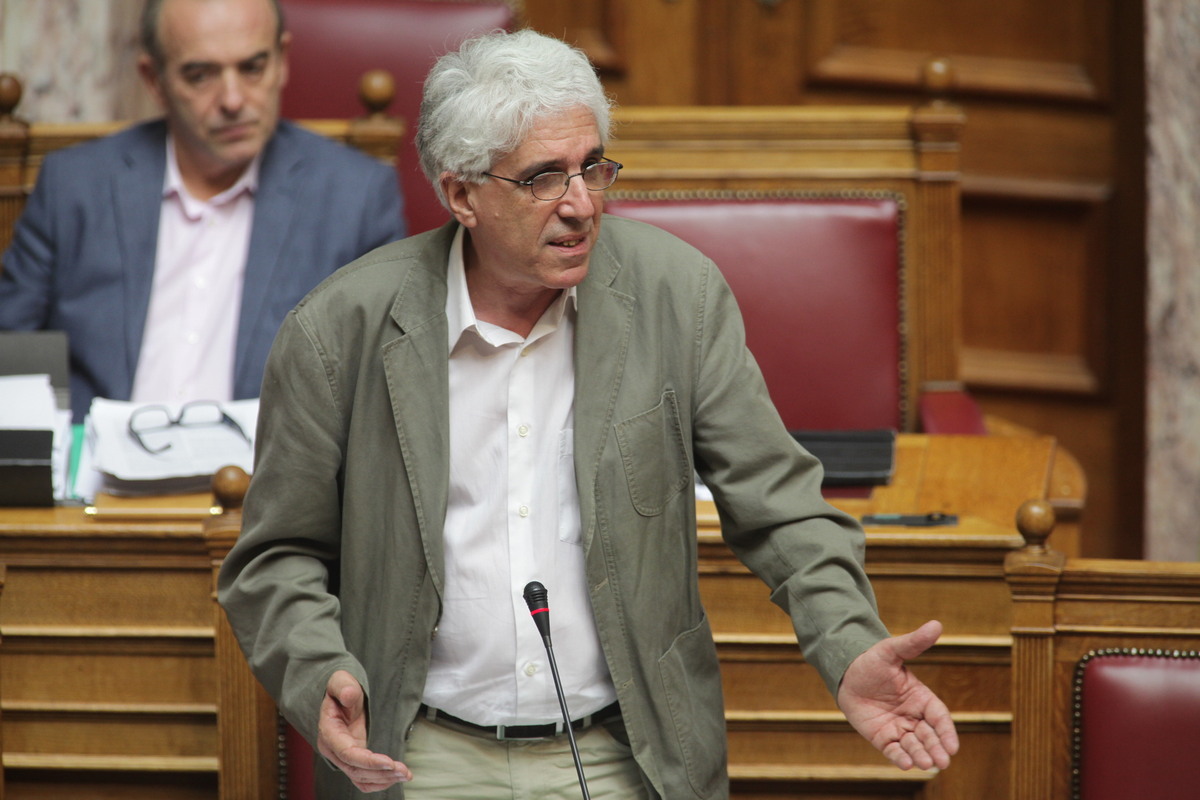 Βουλή – Παρασκευόπουλος: Διαφωνεί με δύο διατάξεις, αλλά οι νόμοι… θα εφαρμοστούν