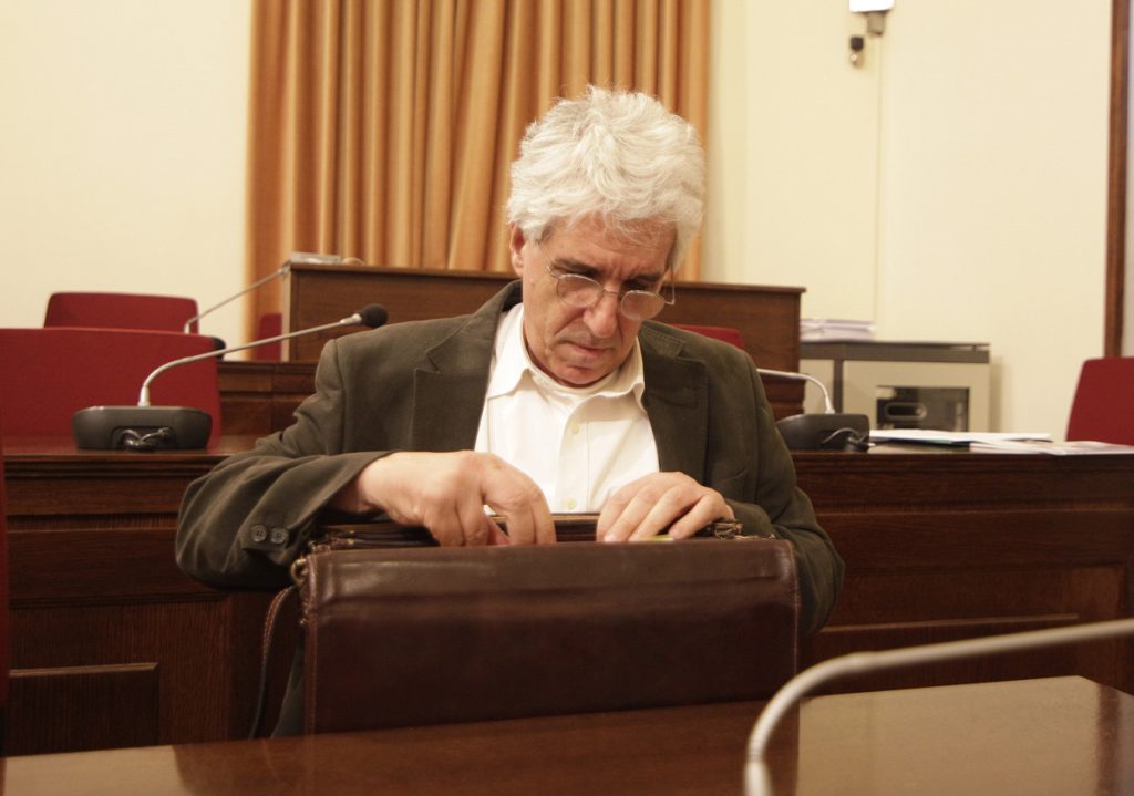 Δήμος Κορυδαλλού κατά Παρασκευόπουλου: Εξακολουθεί την τακτική του Πόντιου Πιλάτου