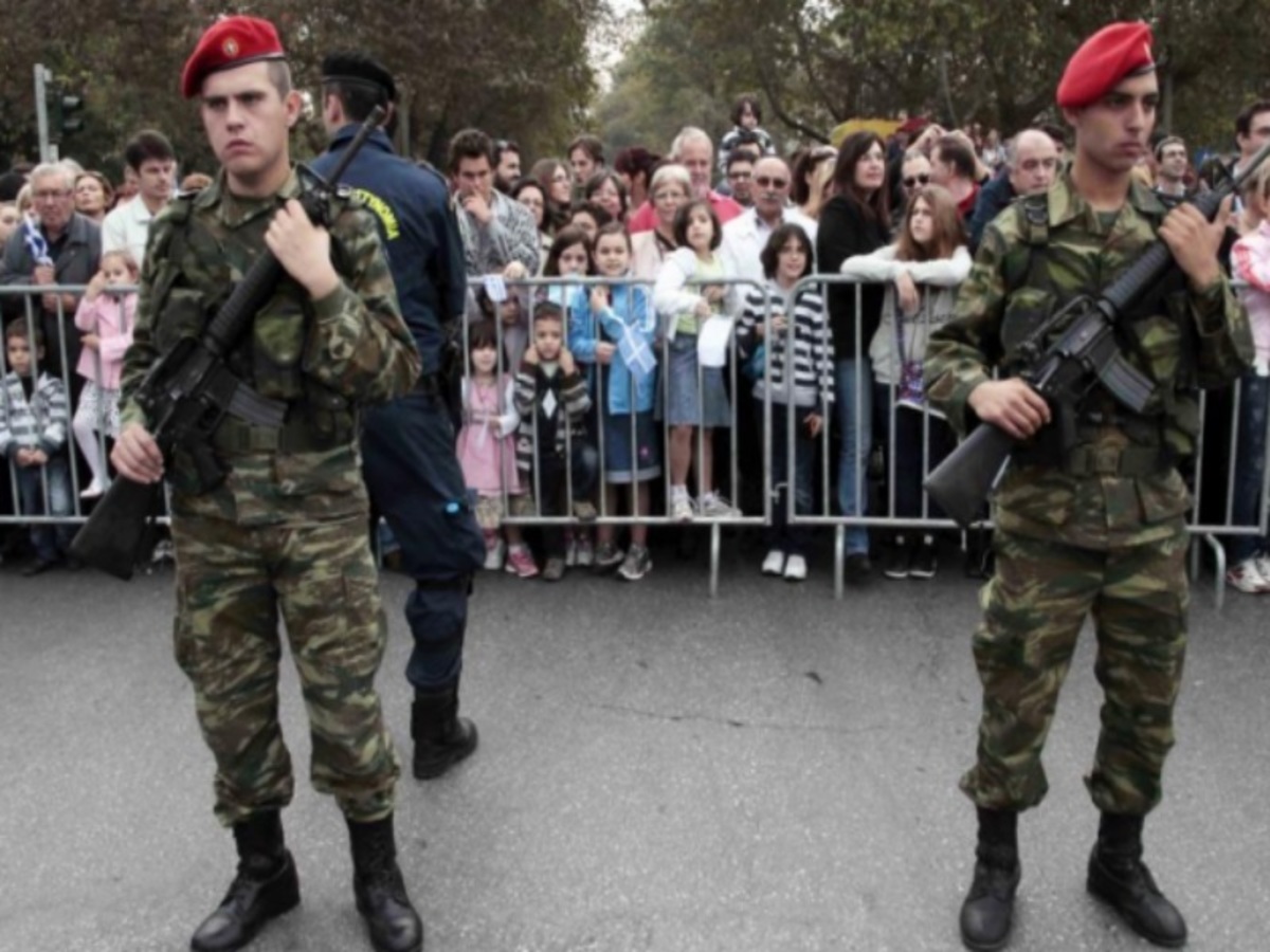 Παρελάσεις με κάγκελα… τέλος! Τι ανακοίνωσε ο Καμμένος για την 25η Μαρτίου