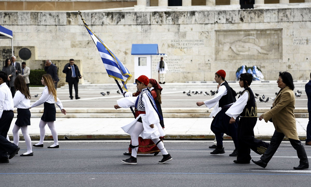 Η όλο νόημα απουσία Κουράκη από την παρέλαση