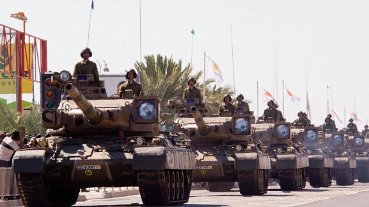 Μεγάλη στρατιωτική παρέλαση για την Ημέρα Ανεξαρτησίας της Κύπρου [pics]