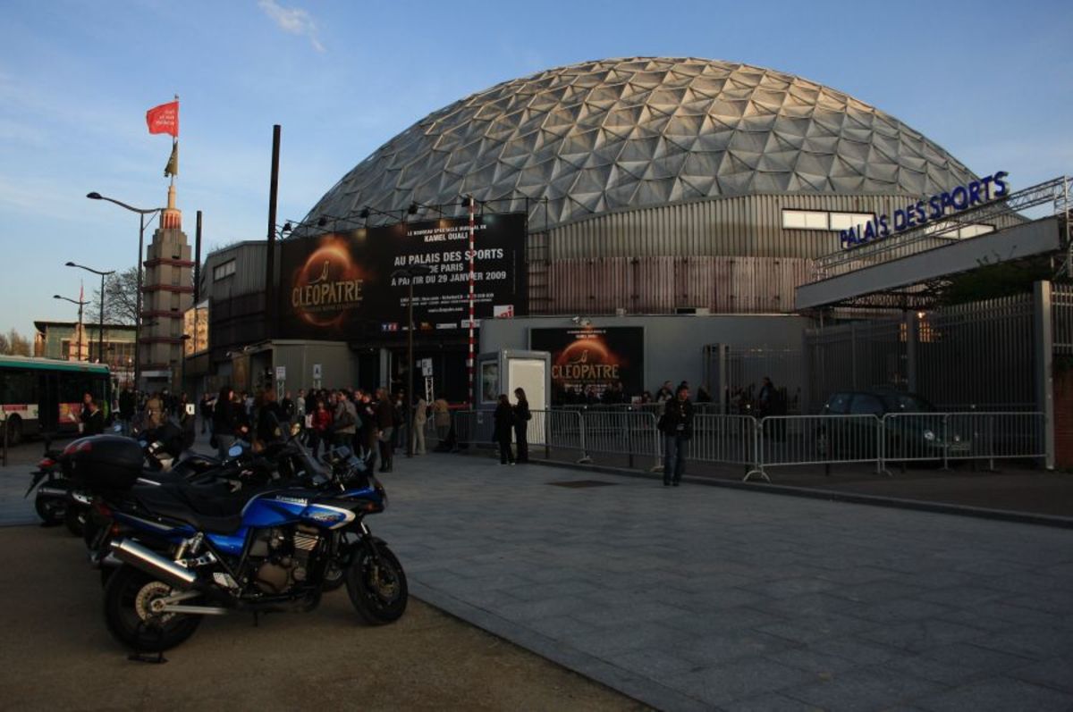 Ένας νεκρός και πολλοί τραυματίες από έκρηξη στο Παρίσι