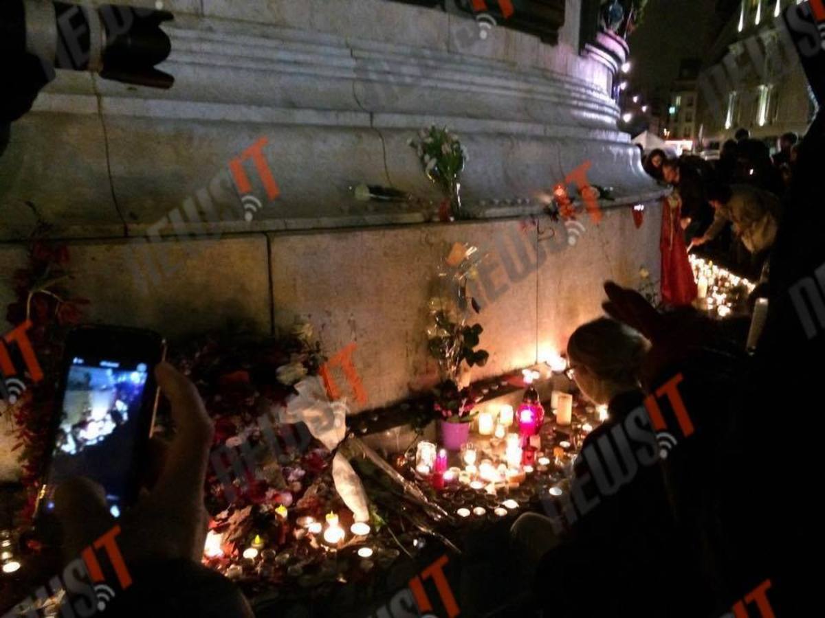 Παρίσι: Τιμούν τους 130 νεκρούς ένα χρόνο μετά τη σφαγή [vid, pics]