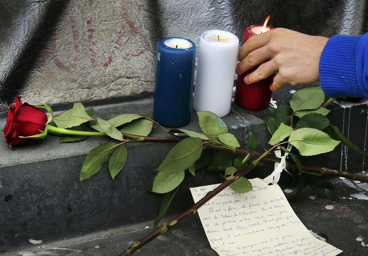 Live: Τρόμος στο Παρίσι μετά τη νέα 11η Σεπτεμβρίου της Ευρώπης! Σφαγίασαν τη Γαλλία οι τζιχαντιστές