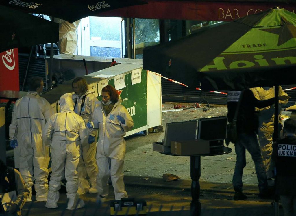 Σοκαρισμένοι από τις επιθέσεις στο Παρίσι Κάμερον και Γιούνκερ