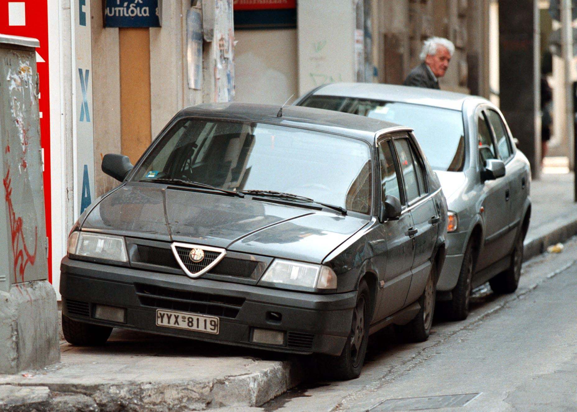 Ιωάννινα: Κατέστρεφε τα λάστιχα παρκαρισμένων αυτοκινήτων