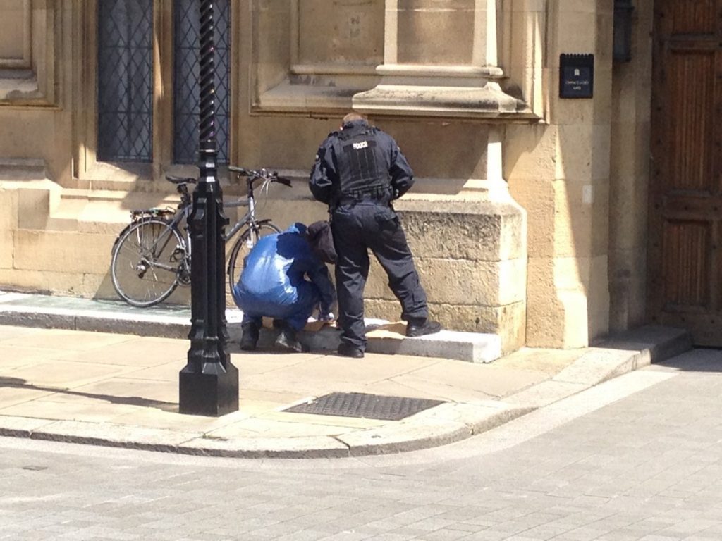 Συναγερμός στη Βουλή της Βρετανίας! Έστειλαν φάκελο με σκόνη