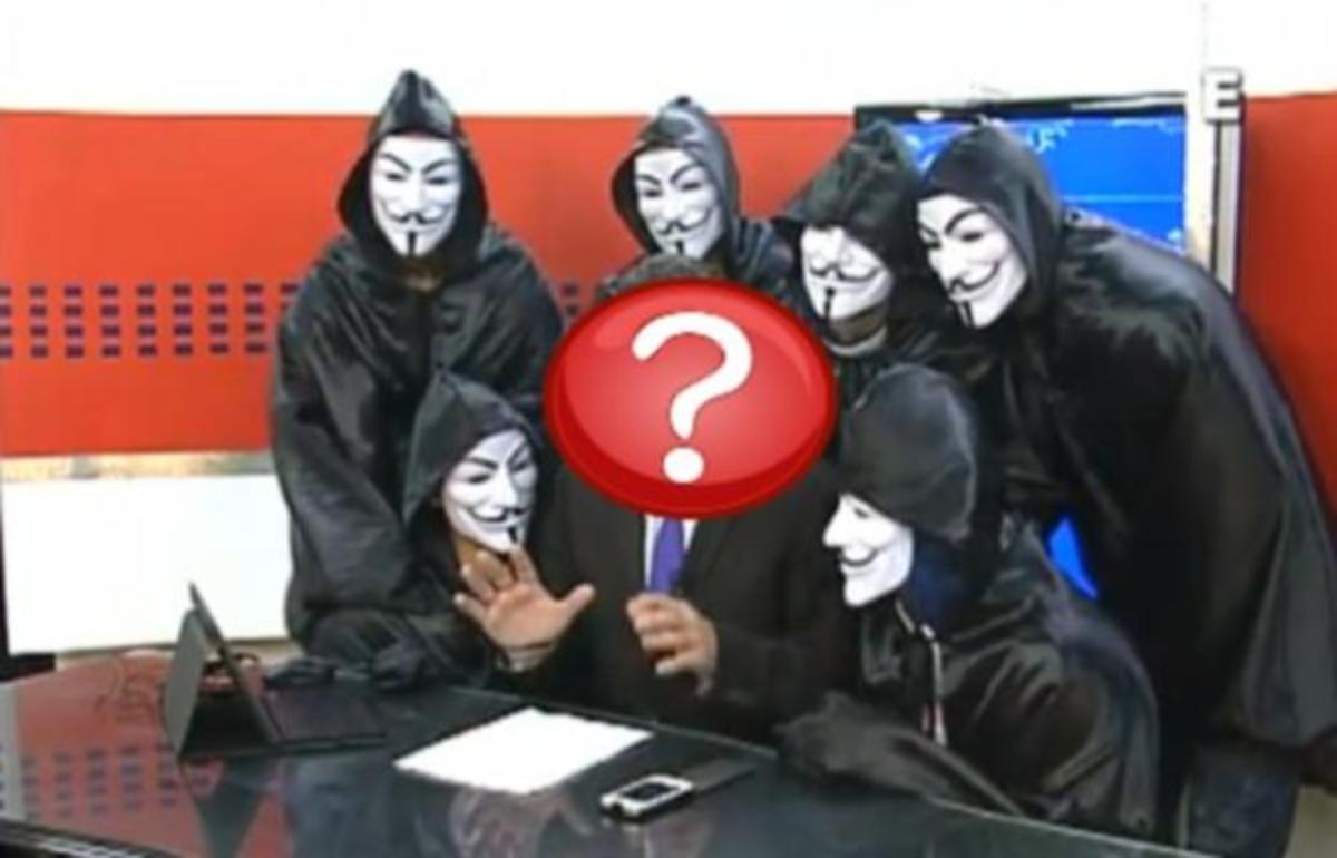 Έλληνας παρουσιαστής ειδήσεων σοκάρεται από την έφοδο των Anonymous στο πλατό