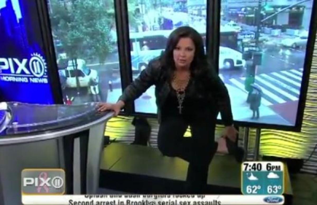 Παρουσιάστρια έφαγε τούμπα στον αέρα για δεύτερη φορά!