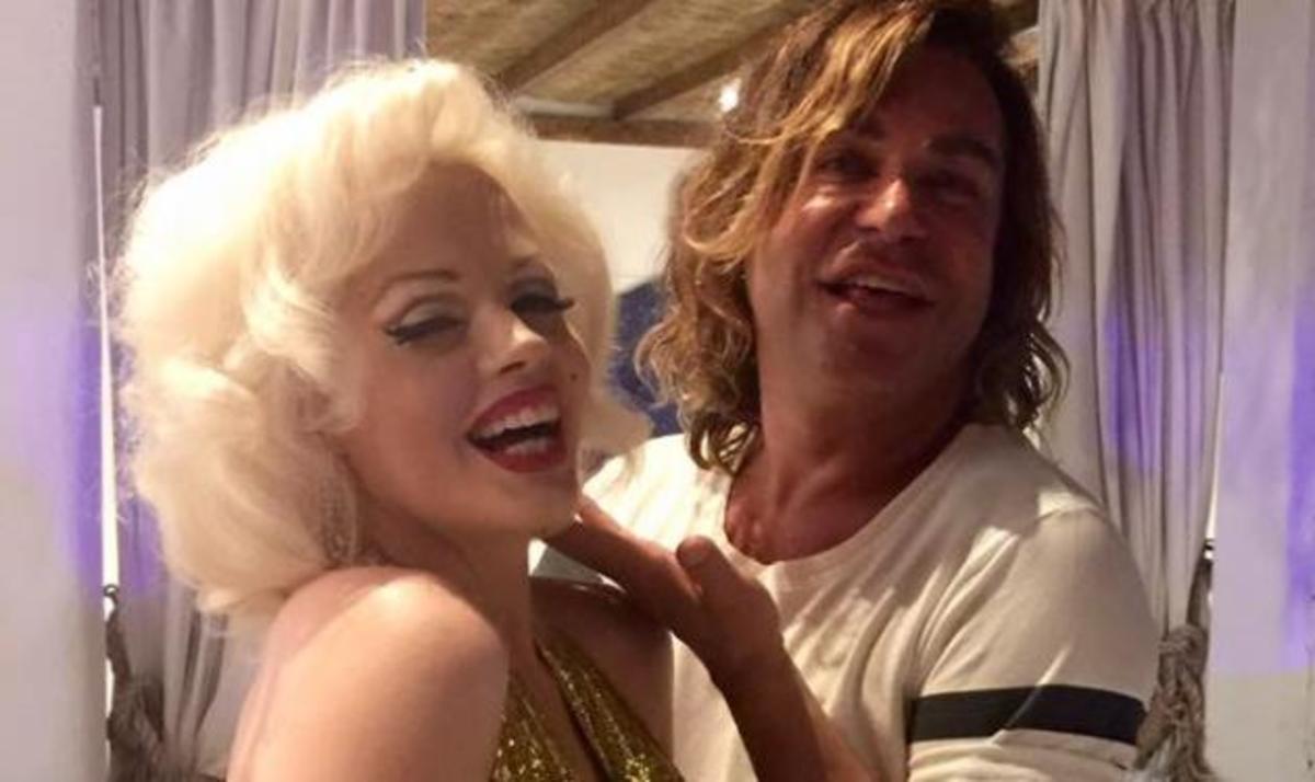 Χλιδάτο πάρτυ στη Μύκονο με την σωσία της Μarilyn Monroe! Φωτογραφίες