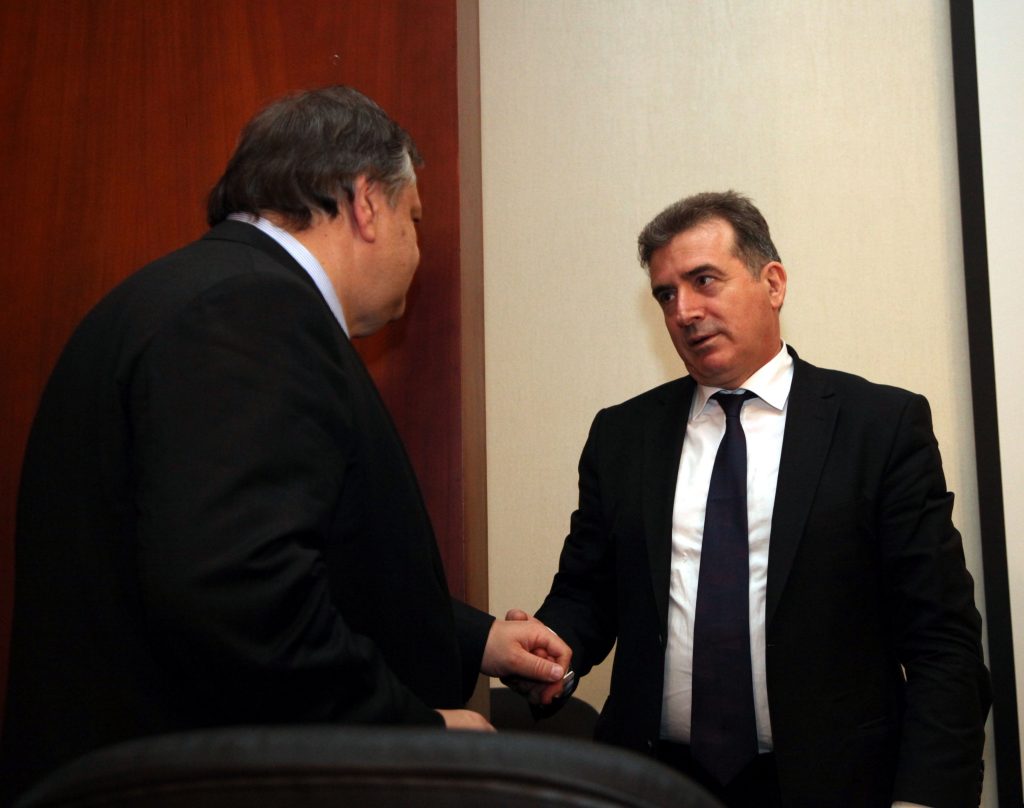 Στενό… μαρκάρισμα στον Χρυσοχοΐδη να μην είναι υπόψηφιος