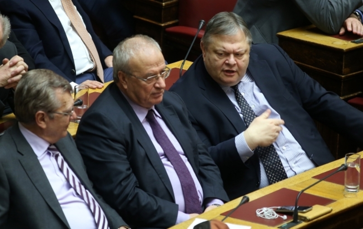 ΠΑΣΟΚ για συμφωνία στο Eurogroup: Τελείωσαν τα ψέματα και οι ψευδαισθήσεις