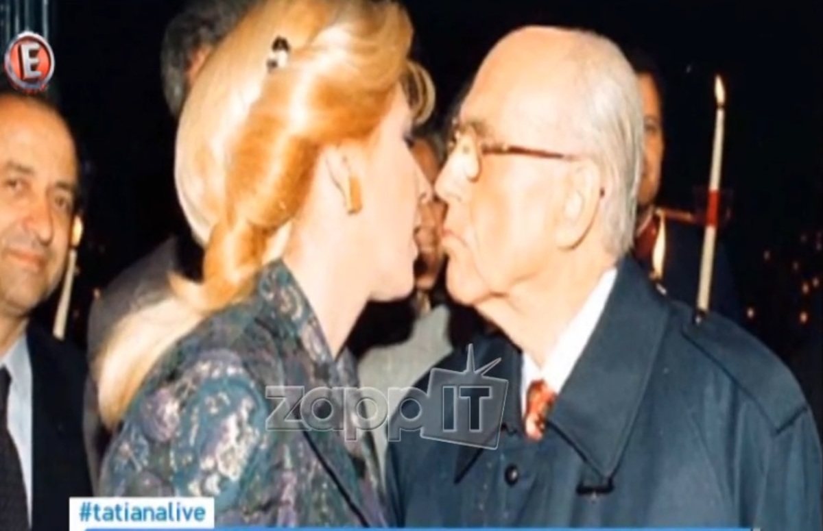 Το Πάσχα των πολιτικών: Τσούγκρισμα αυγών, γκάφες, τσάμικο και αξέχαστα αναστασιμα φιλιά