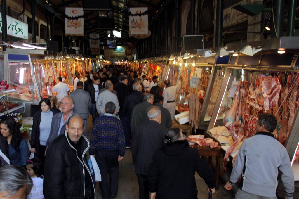 100€ θα κοστίσει το πασχαλινό τραπέζι μιας οικογένειας