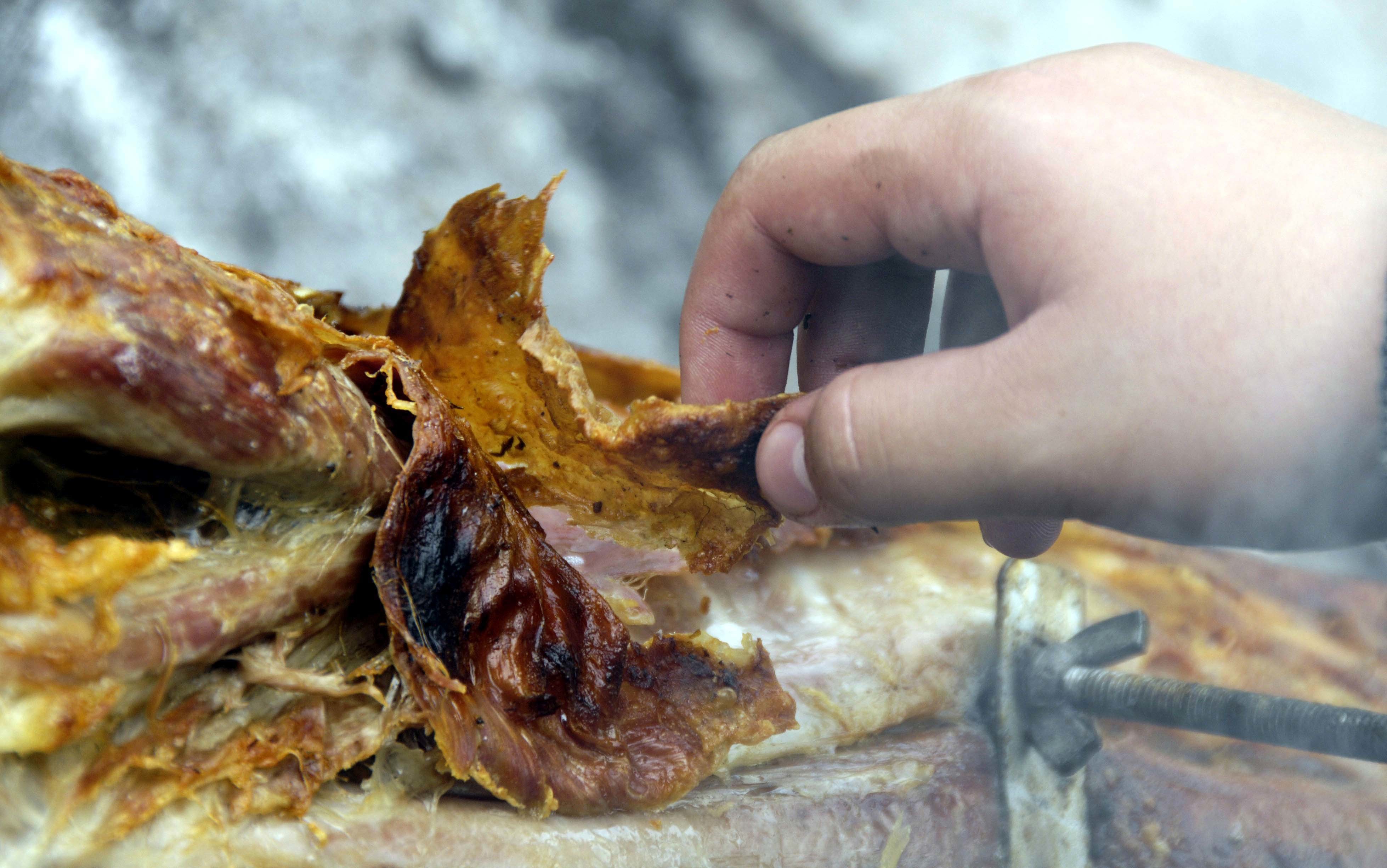 Το αρνί φθηνότερο αλλά όχι και τα εδέσματα στο τραπέζι