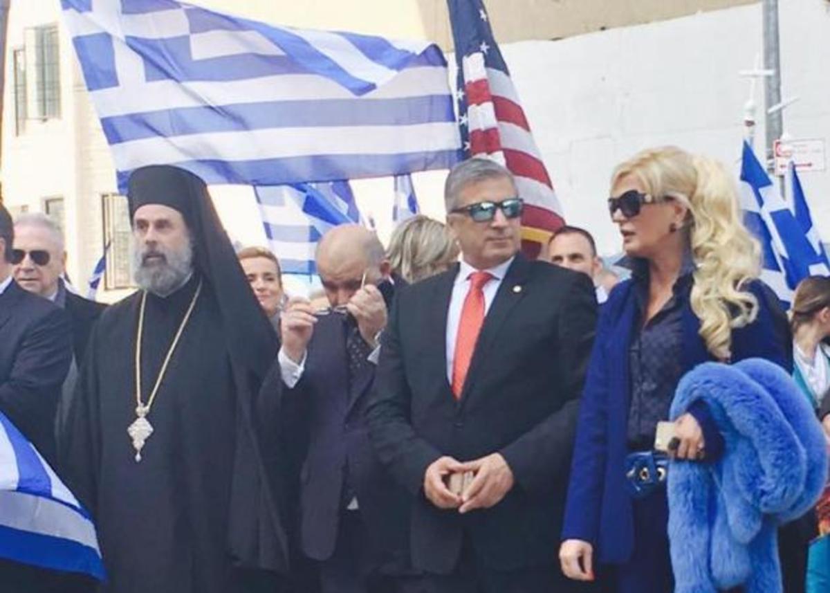 Μαρίνα Πατούλη: Με μπλε γούνα σε επετειακή εκδήλωση της ομογένειας στην Αμερική