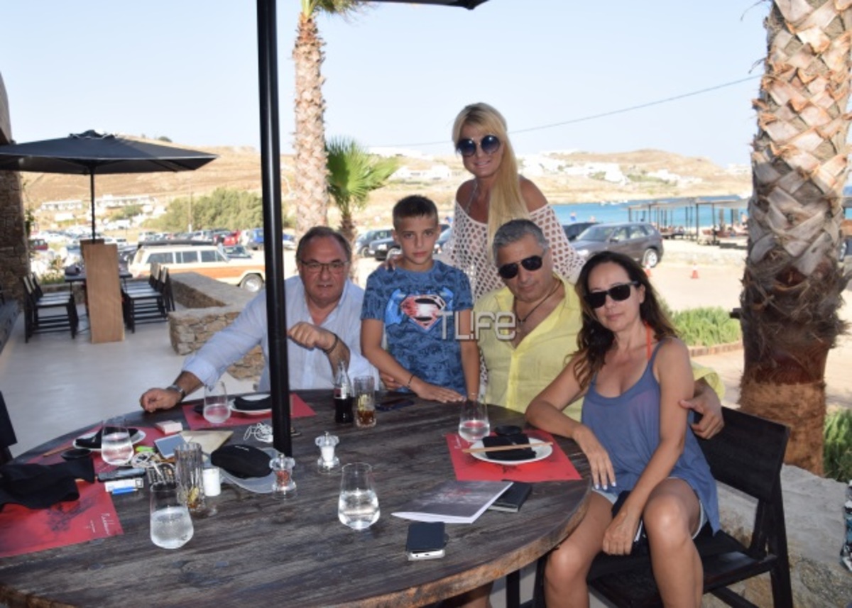 Στη Μύκονο για διακοπές το ζεύγος Πατούλη!