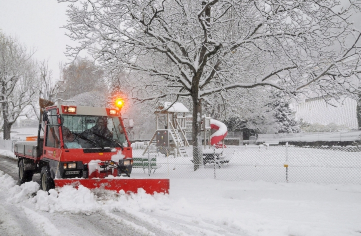 Αχαΐα: Έντονη χιονόπτωση και κατολισθήσεις – Κλειστός ο δρόμος Ζαρούχλας – Ακράτας