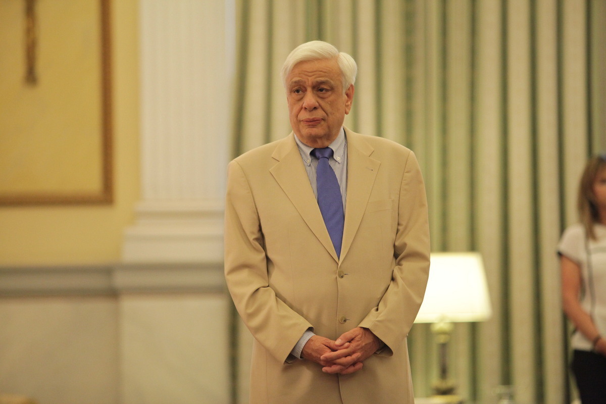 Ξεκάθαρο μήνυμα του Προέδρου της Δημοκρατίας για παραμονή στο ευρώ