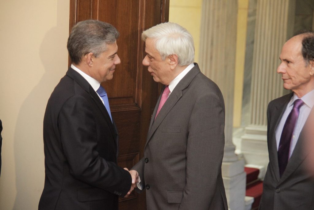 Παυλόπουλος: «Η Πολιτεία εγγυάται την οικονομική αυτοτέλεια της Αυτοδιοίκησης»