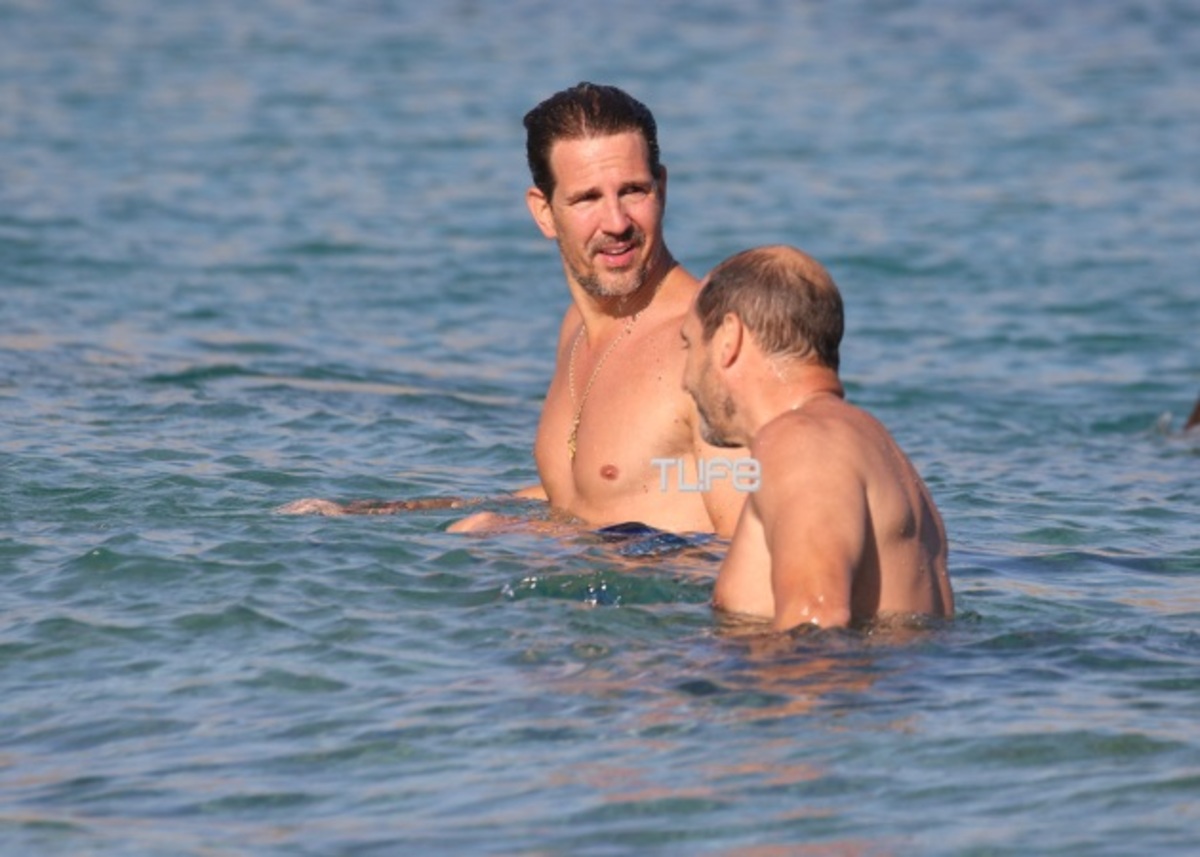 Οι βουτιές του Παύλου στη Μύκονο! ΦΩΤΟ