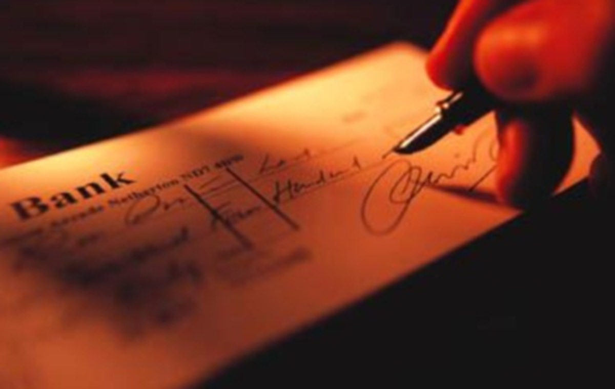 Ξεπέρασαν το 1 δισ. οι ακάλυπτες επιταγές το πρώτο 10μηνο του έτους