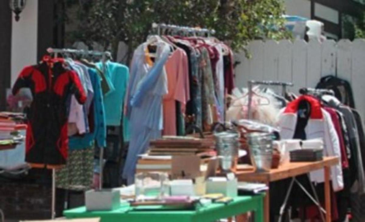 Ξεπουλάει στο παζάρι τα πράγματά της πολύ γνωστή ηθοποιός!