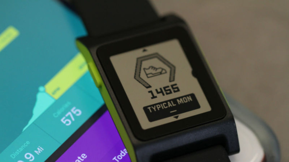 Η Fitbit εξαγόρασε την Pebble!