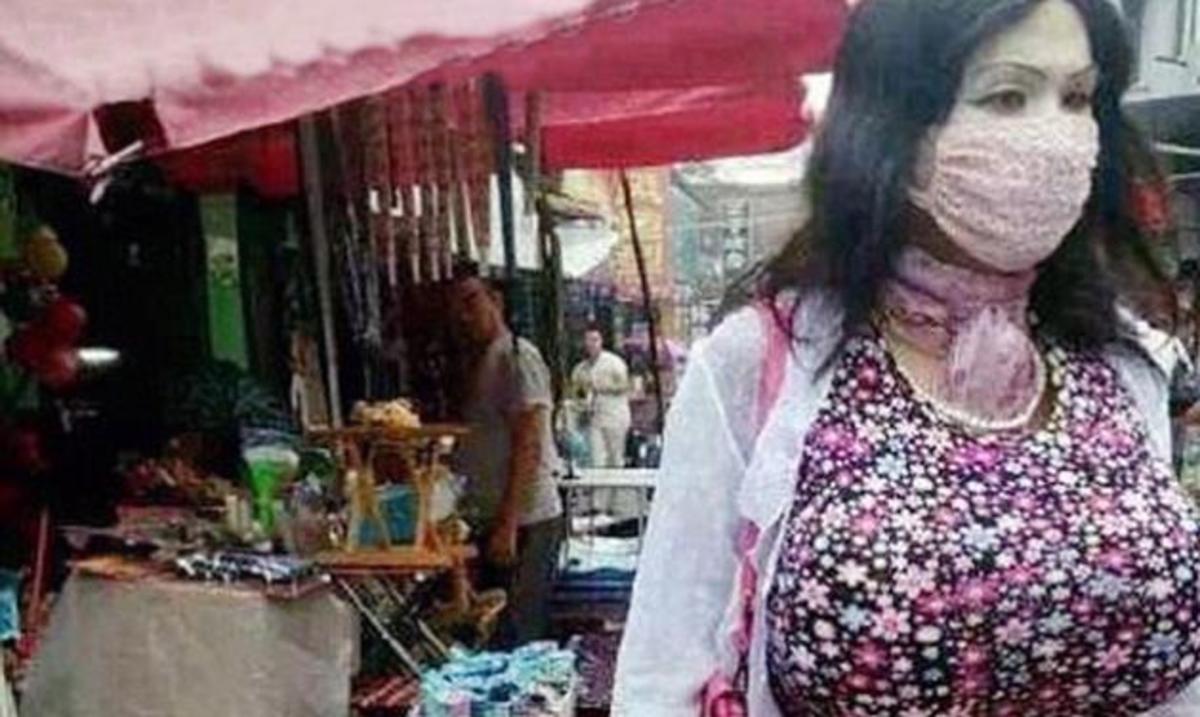 Ηδονοβλεψίας με τεράστιο στήθος αναστάτωσε δημόσια βιβιλιοθήκη της Κίνας!