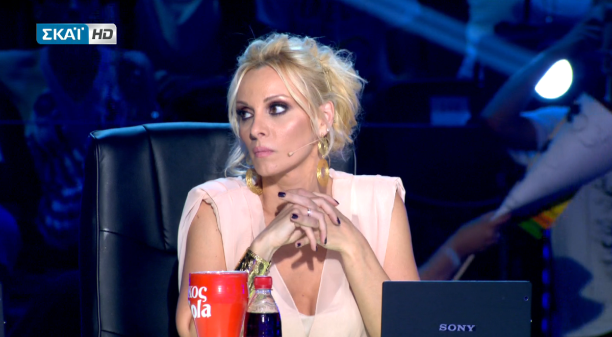 X Factor: Οργισμένο βλέμμα της Πέγκυς Ζήνα στον Θοδωρή Μαραντίνη την ώρα της ψηφοφορίας – Της έδιωξαν τον παίκτη