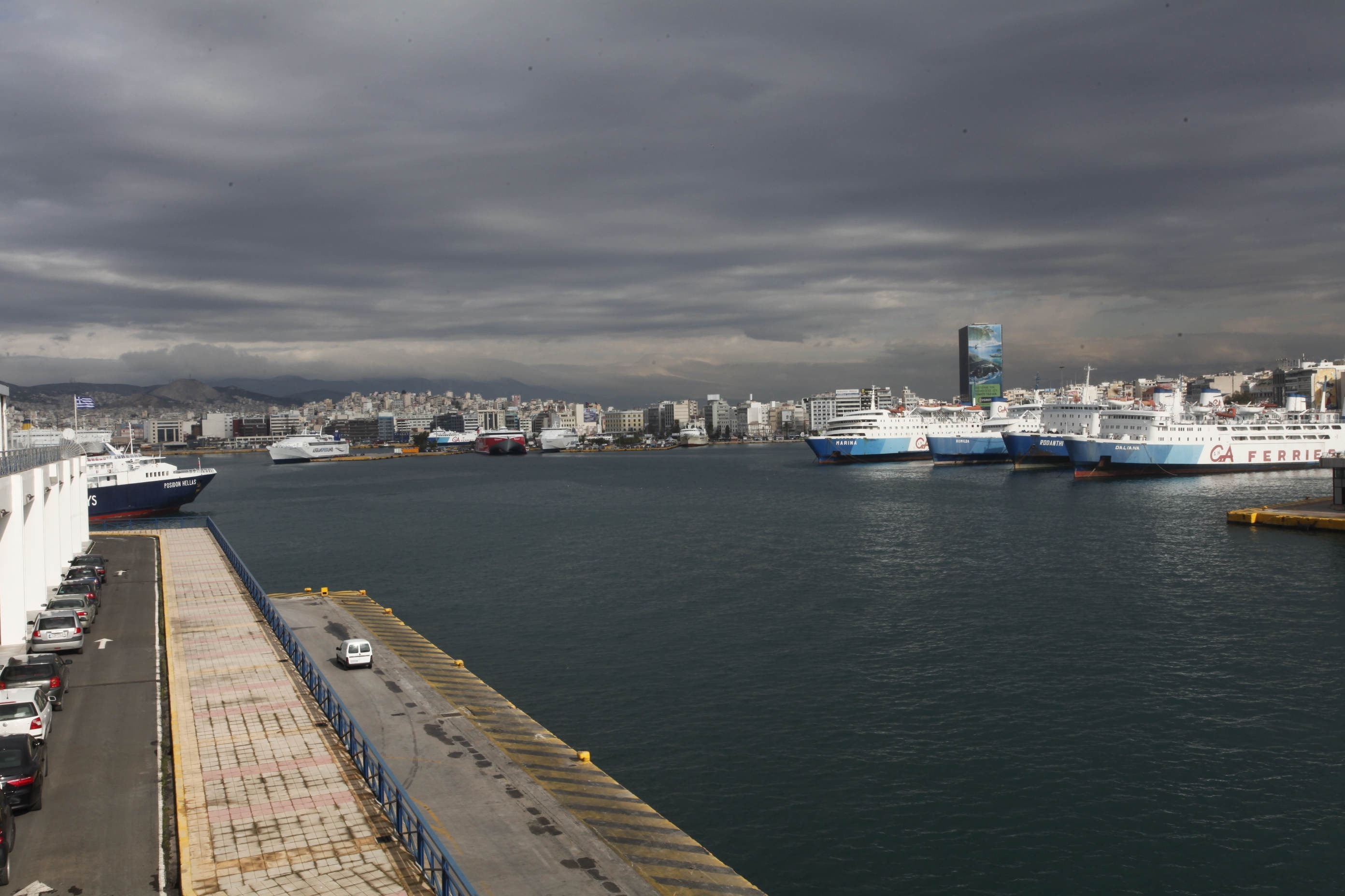 Έμφραγμα στο λιμάνι του Πειραιά την Πρωτομαγιά από την 24ωρη απεργία των ναυτικών