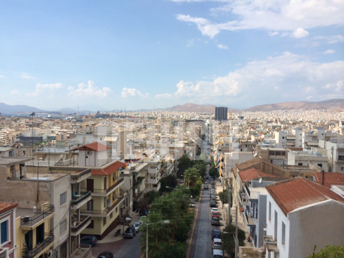 Στον Πειραιά “πέρα βρέχει”! – ΦΩΤΟ