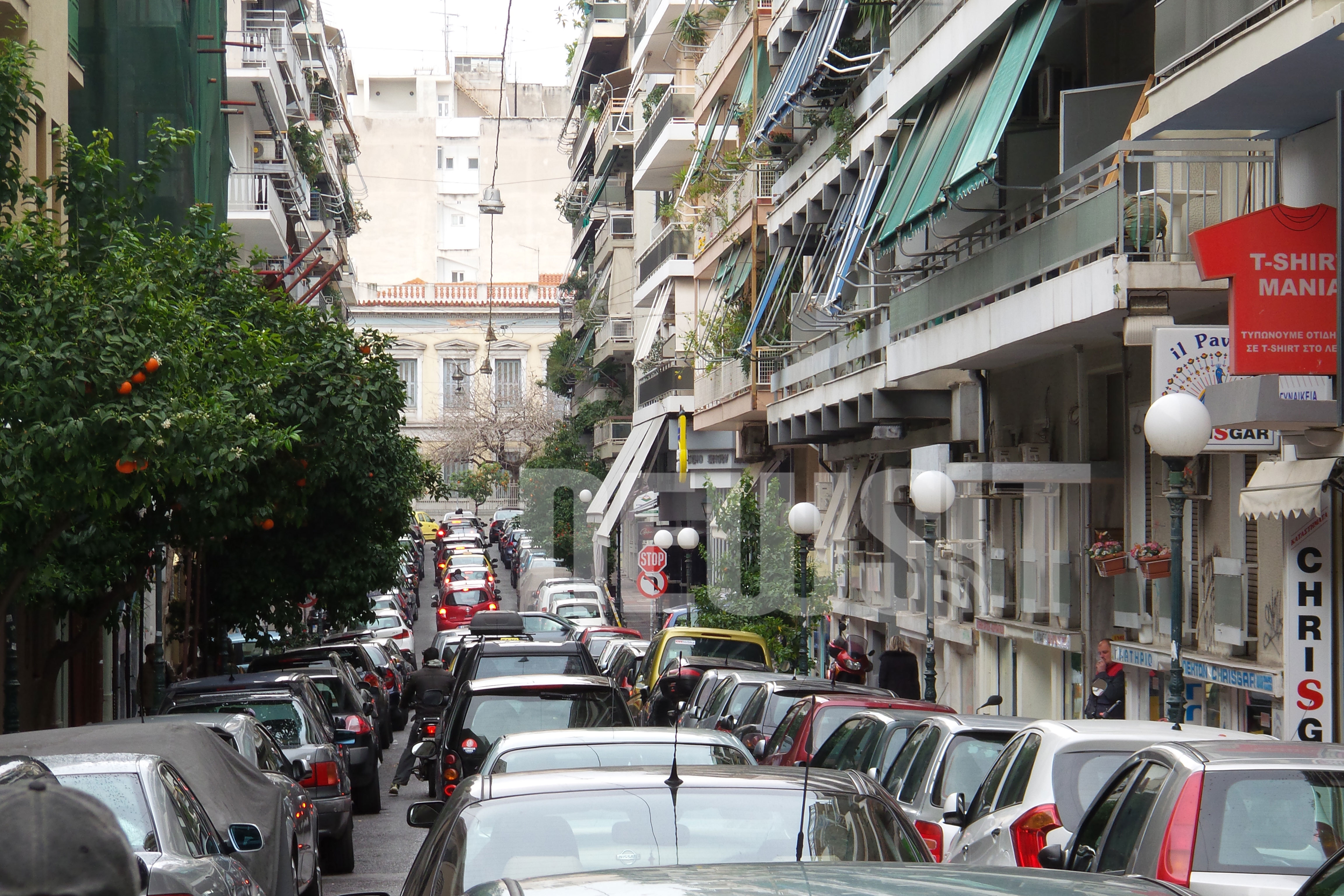 Πειραιάς: Οι μονοδρομήσεις έφεραν… μποτιλιάρισμα στα στενά (ΦΩΤΟ)